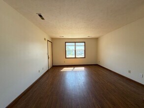 Building Photo - 209 Stonewall Ct