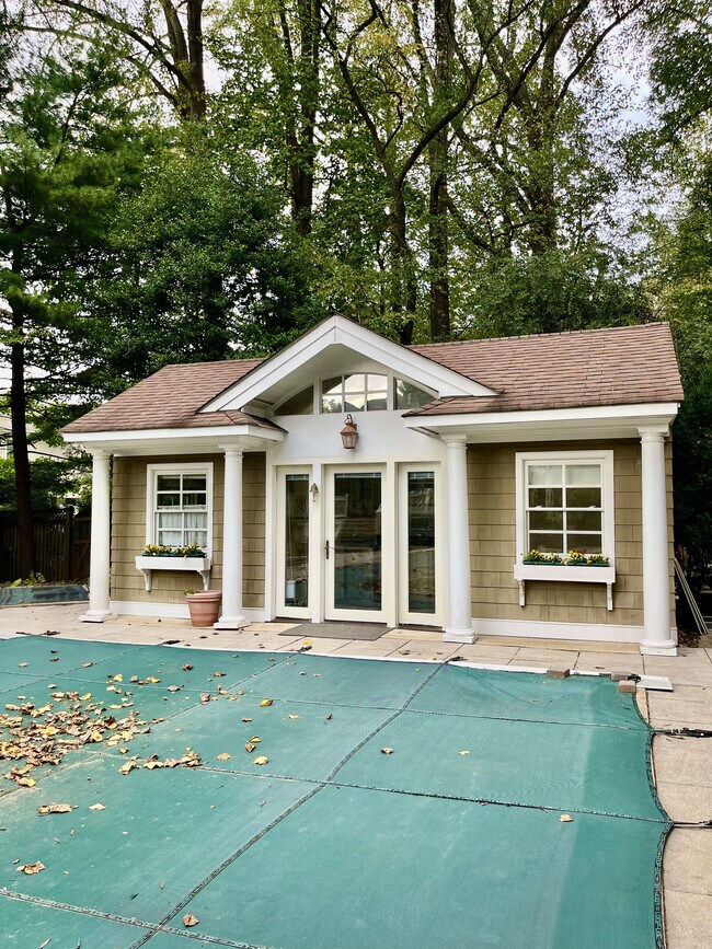 Frontal view (right of pool) - 2717 Oak Valley Dr