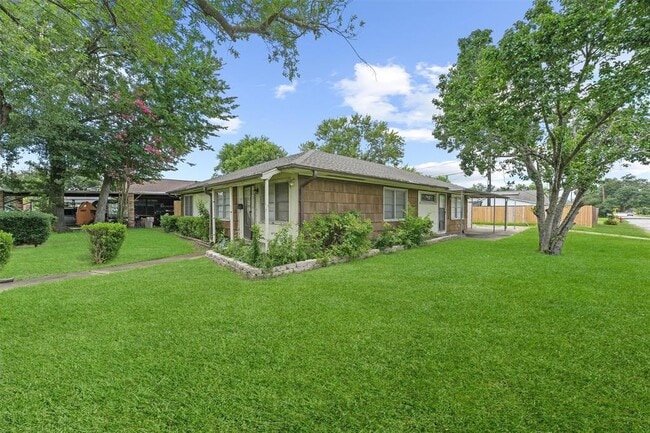 Building Photo - 1507 Pugh Dr