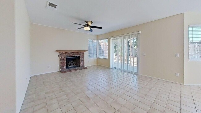 Foto del edificio - 40114 Palma Vista St