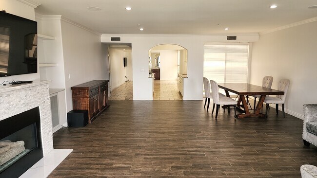 Foto del edificio - 1819 Holmby Ave