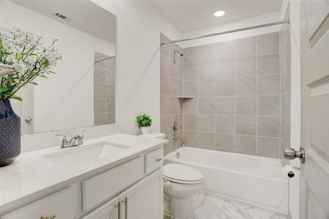 Building Photo - 1922 Pleasant Grove Dr