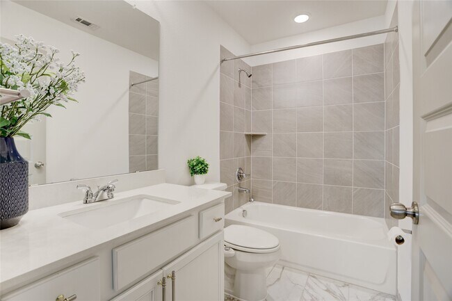 Foto del edificio - 1922 Pleasant Grove Dr