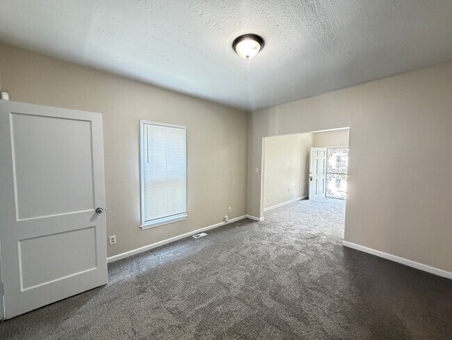 Foto del edificio - 1411 Sale Ave