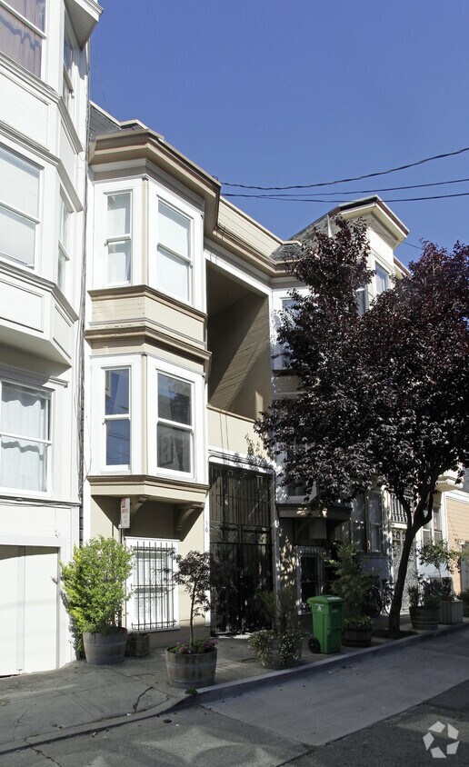 Primary Photo - 54-56B Woodward St
