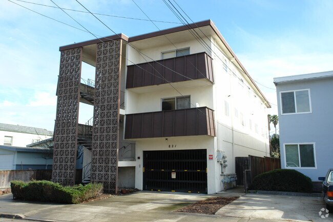 Building Photo - 821 Kains Ave
