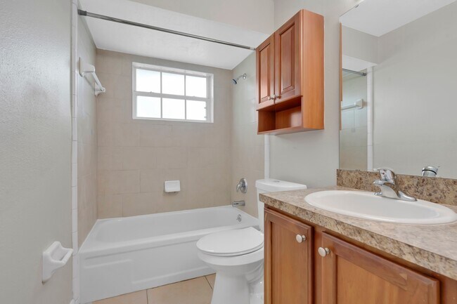Building Photo - 4920 Tangerine Ave