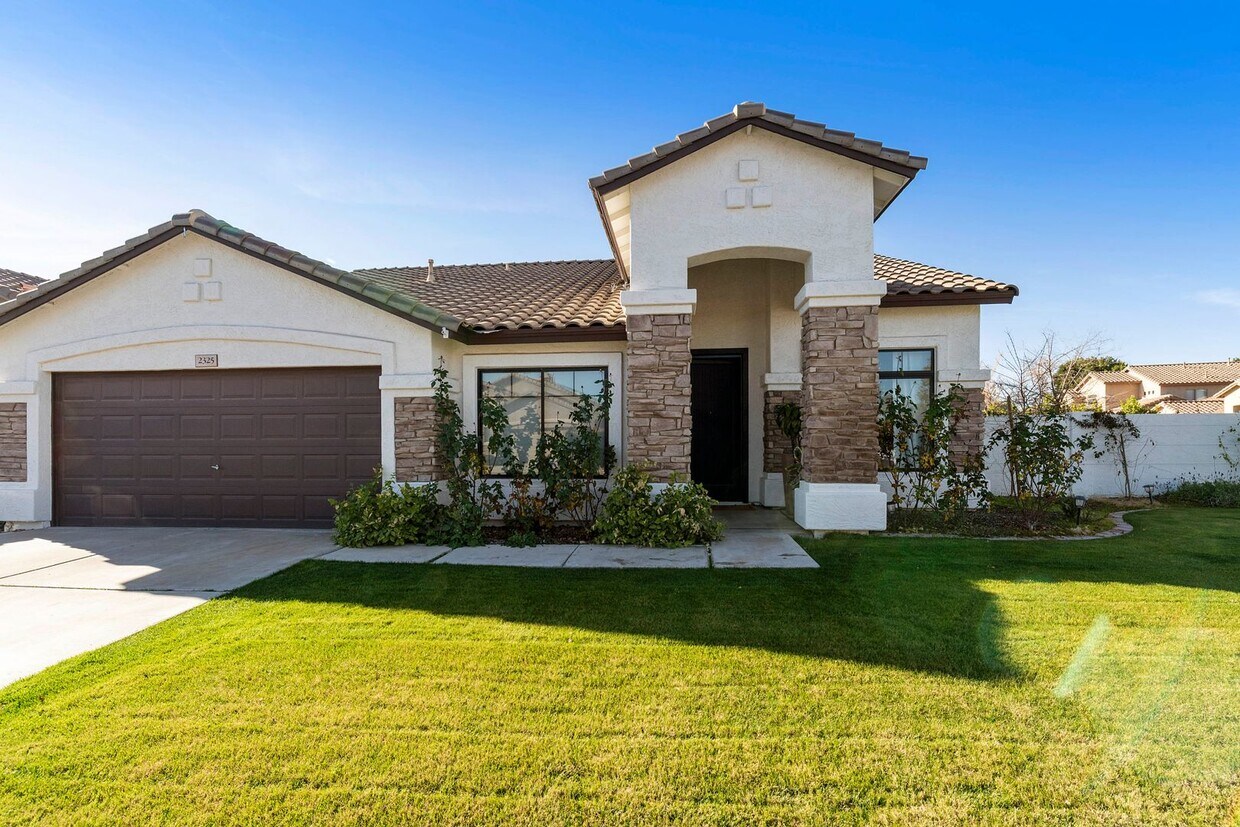 Foto principal - 2325 W Olive Way