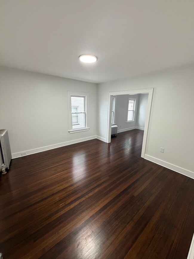 Building Photo - 10 Glennon Pl