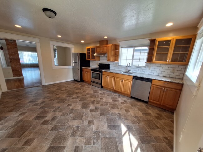 Kitchen - 5922 SE Holgate Blvd