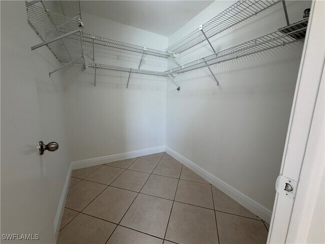 Building Photo - 1392 Churchill Cir