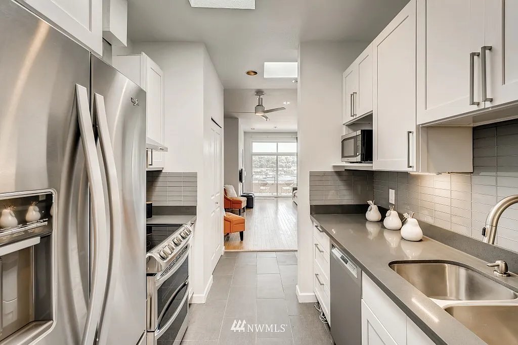 Photo - 1504 Aurora Ave N (Seattle, WA)