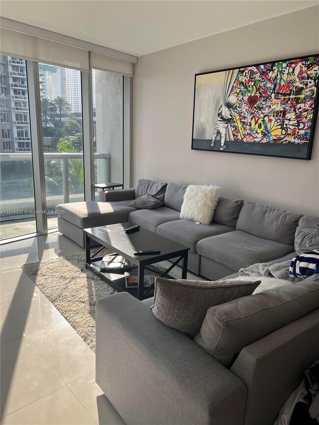 Foto del edificio - 465 Brickell Ave