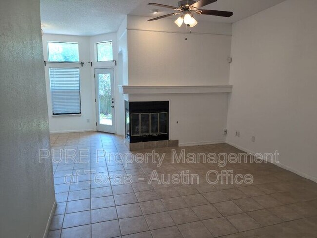 Foto del edificio - 15705 Monona Cove
