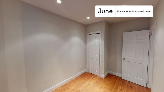 Building Photo - Room in Shared 2 bed/1 bath home