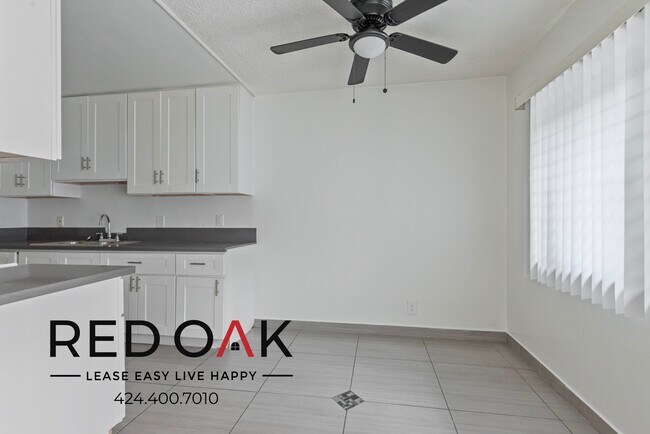 Foto del edificio - Fabulous One Bedroom with Sunlit, Open Flo...
