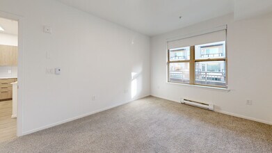 Interior Photo - Island Square