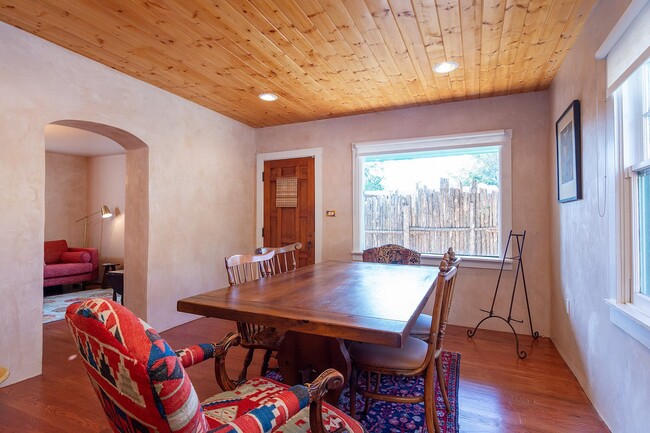 Building Photo - Classic Authentic Santa Fe Home in Downtown!