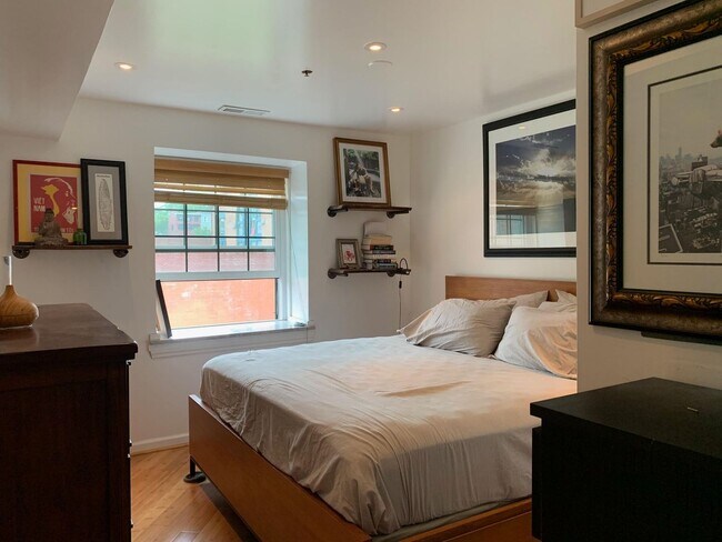 Foto del edificio - 1BR - $1750