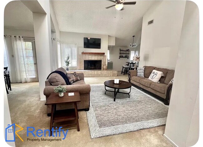 Foto del edificio - Gated 2bed/2bath home with lots of amenities