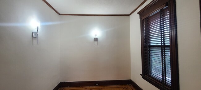 Building Photo - 49 Hudson Pl
