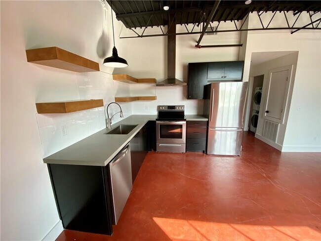 Building Photo - 111 S Main St