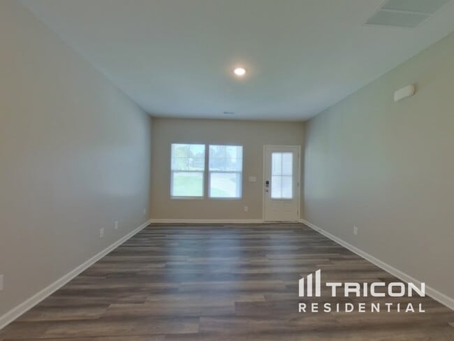 Building Photo - 141 Teak Dr