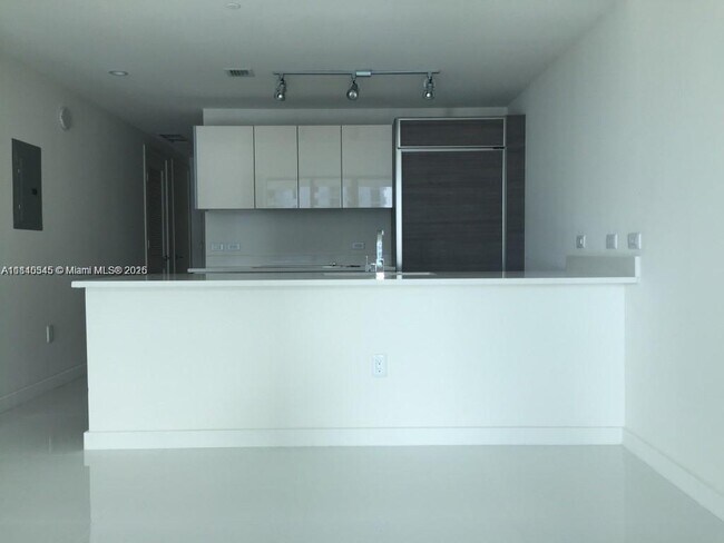 Building Photo - 1100S S Miami Ave