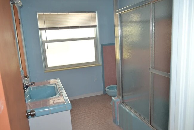 Building Photo - 436 Nautilus Ave