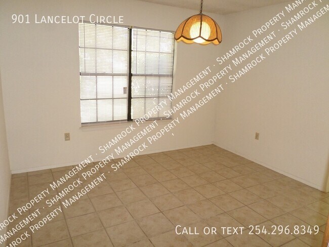 Building Photo - Great location off of Bagby!