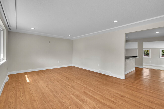 Building Photo - $3,045.00, 4-bed, 3 bath, located in Arvada.