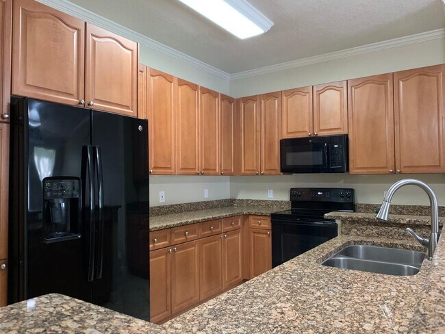 Building Photo - 345 Vanguard Pt