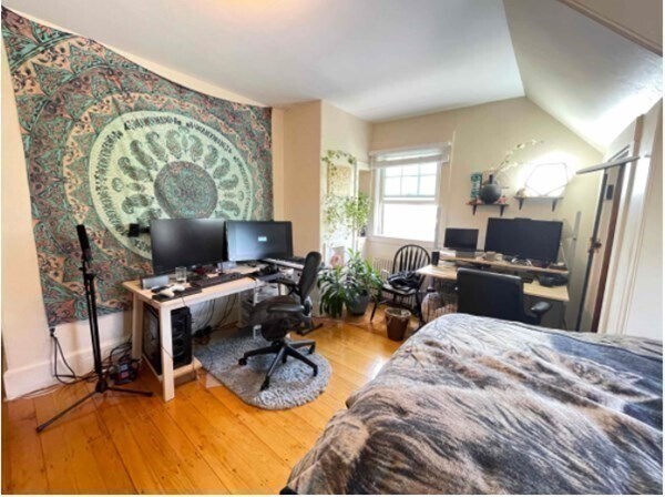 Foto del edificio - 122A Englewood Ave