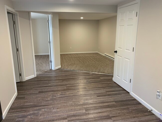 Foto del edificio - PINE GROVE MANOR