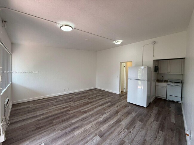 Foto del edificio - 702 NE 8th Ave