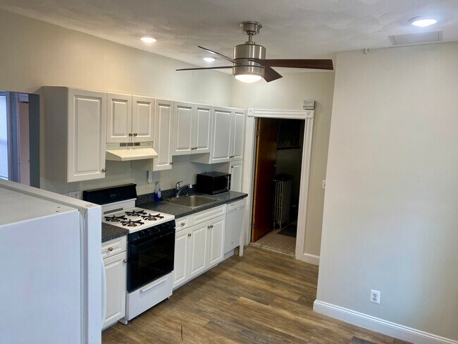 Building Photo - 15 Jaques St