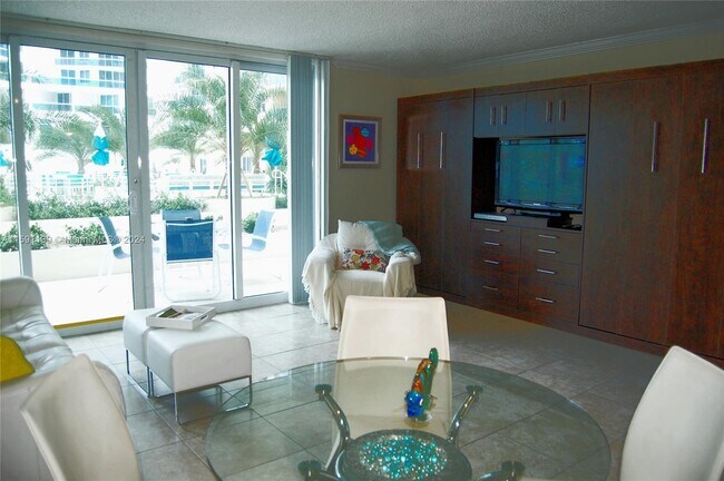 Building Photo - 2501 S Ocean Dr