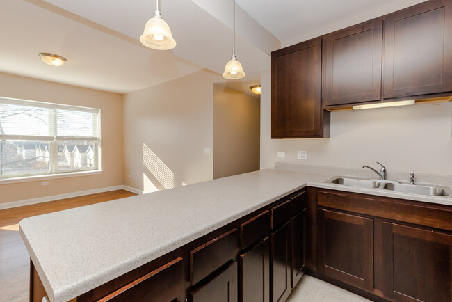Foto del edificio - 6853-57 S Ridgeland Ave