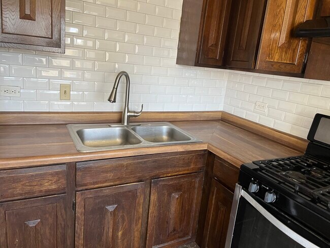 Building Photo - 15160 El Cameno Real Dr