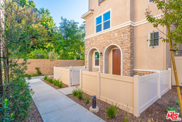 Foto del edificio - 2860 Cedar Ln