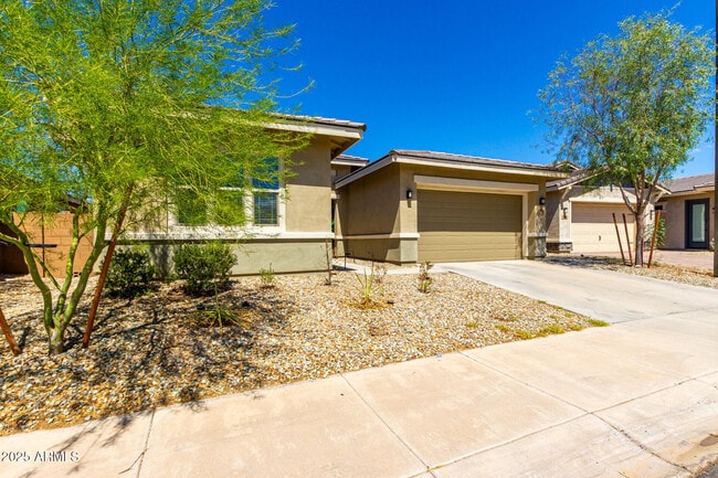 Building Photo - 18172 W Hope Dr