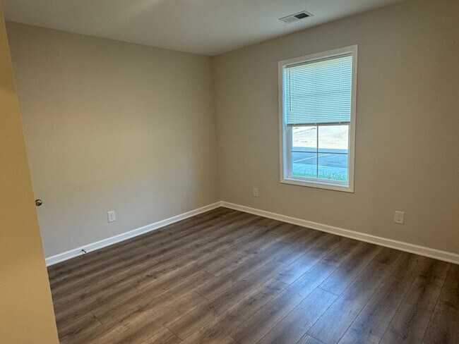 Foto del edificio - 203 Mountaindale Dr