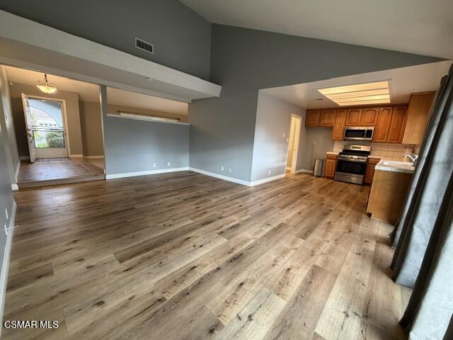 Foto del edificio - 2163 Timberlane Ave