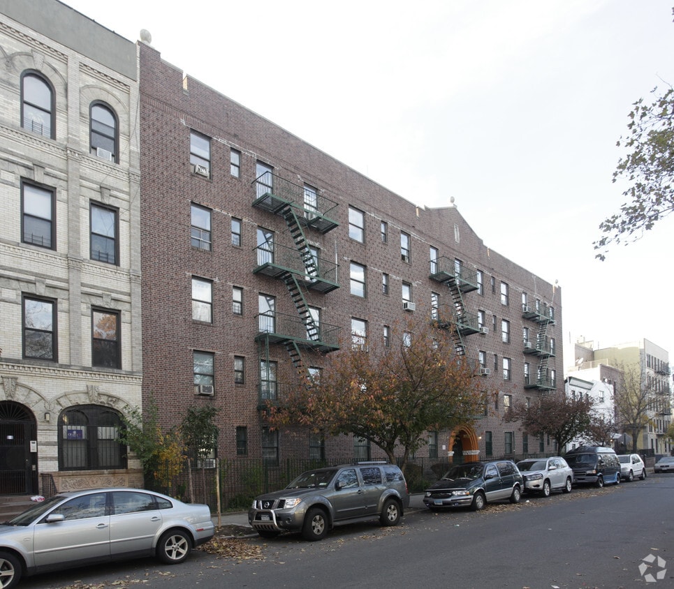 Building Photo - 104 Adelphi St
