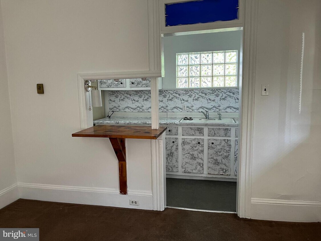 115 N Reservoir St Unit A, Lancaster, PA 17602 Room for Rent in