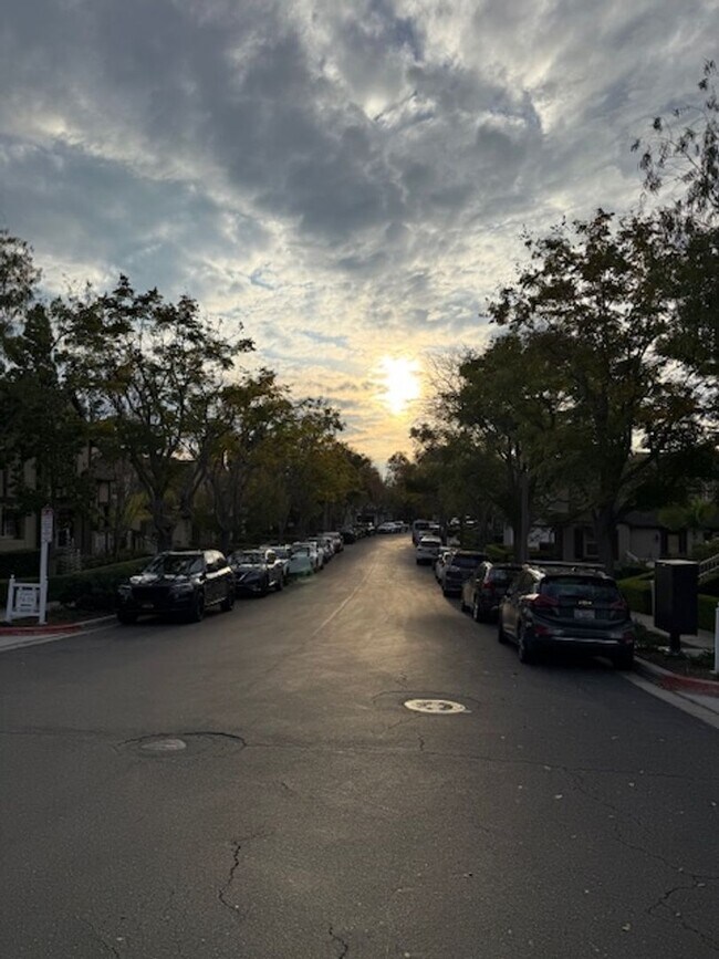 Foto del edificio - 3 Bedroom, 2.5 Bath Townhouse in Ladera Heights