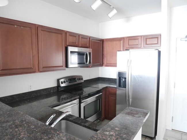 Building Photo - 1 Bedroom Luxury Condo located in Hyattsvi...