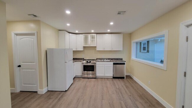 Foto del edificio - 228 Stoney Mountain Rd