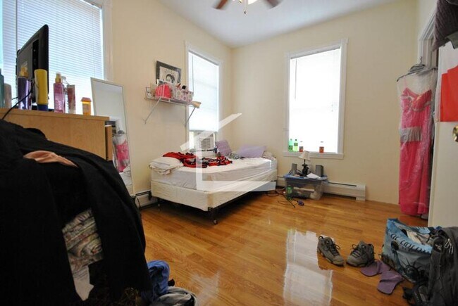 Building Photo - No Brokers Fee Unit in  Brookline Village....