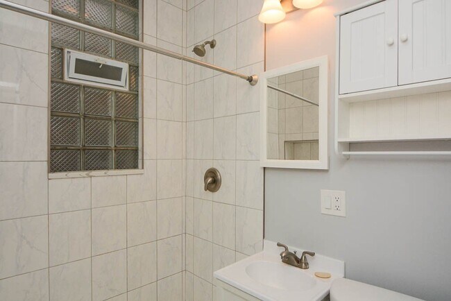 Foto del edificio - 3426 N Lincoln Ave